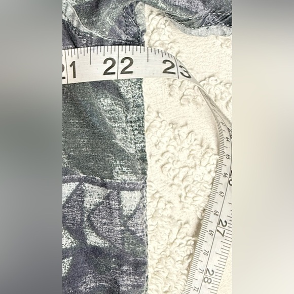 RVCA Gray Patterned Men's Shirt - Picture 5 of 6